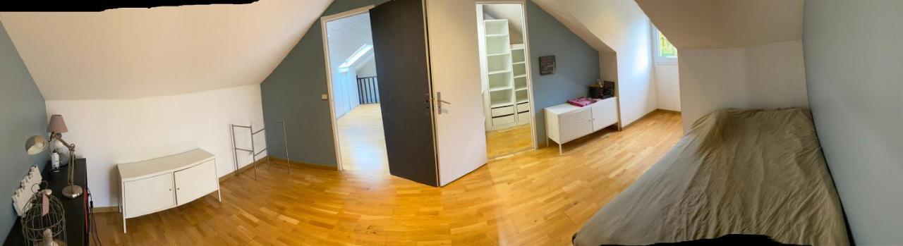 Une belle chambre au calme chez un compositeur de dessins animés Ormesson-sur-Marne Extérieur photo